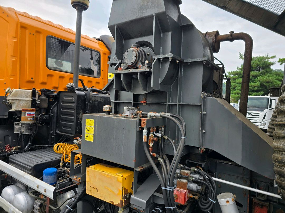 8.5톤노면청소차 3대 진공흡입청소 중고노면청소 이미지