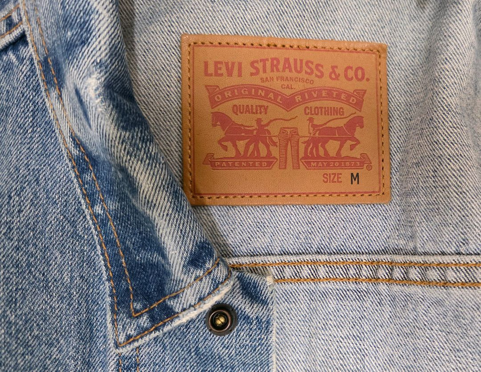 리바이스. 데님자켓 M=95.--2
