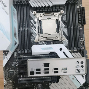 인텔 i9-7980XE CPU + ASUS X299PRIME