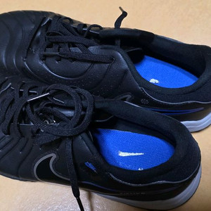 나이키 풋살화 티엠포 레전드 10 TF 275