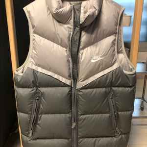 나이키 남성 패딩조끼 사이즈 L 미착용