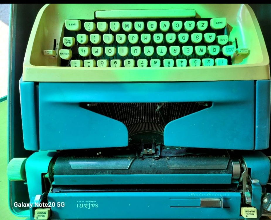 옛날 타자기 팝니다--2