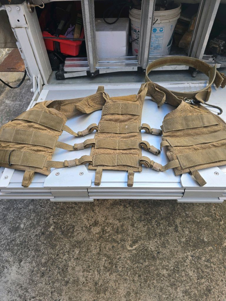 밀리터리 전술조끼--1