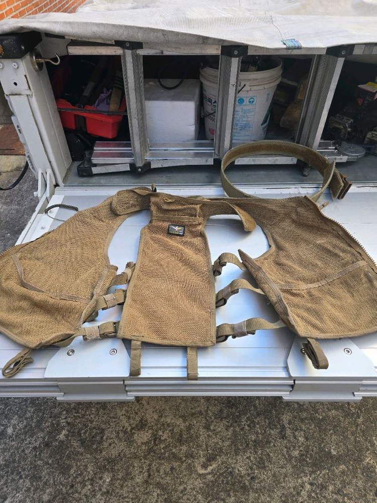 밀리터리 전술조끼--2