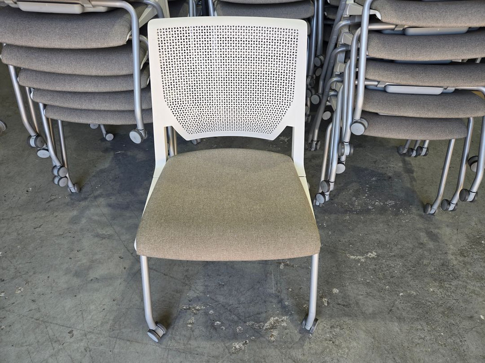 미국 하워스(HAWORTH Very chair)베리 체어 (회의용, 회의실의자,사무용,사무실,학생 의자) 이미지
