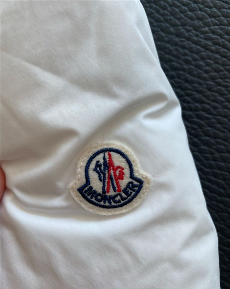 몽클레어 ben 3A 화이트(정품확인메일, 영수증, 쇼핑백)--1