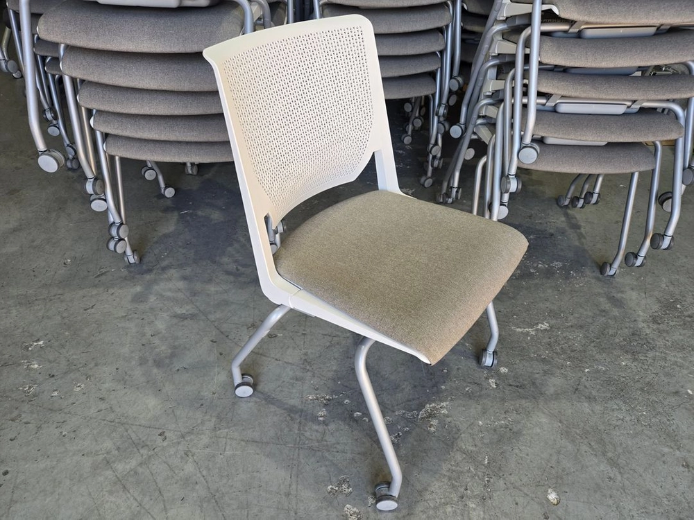 미국 하워스(HAWORTH Very chair)베리 체어 (회의용, 회의실의자,사무용,사무실,학생 의자) 이미지