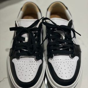 에어 조던 엘리베이트 로우 화이트 블랙 (W)235