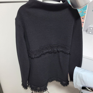 수술장식 반목폴라 하프넥 터틀넥 니트 블랙