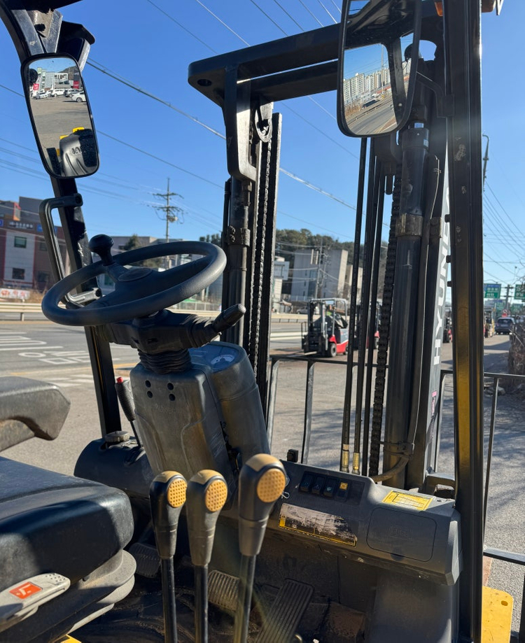 [현대 디젤지게차]2.5톤 2단 3.3M(사이드시프트 옵션, 3톤미만 지게차)(0102) 이미지