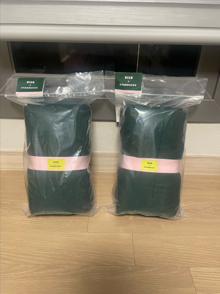 스타벅스 MSGM 블랭킷+양말 그린 2종 커플세트 일괄로 판매 해요~새상품--2