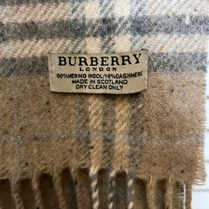 (정품) 버버리 런던 체크 목도리 - 메리노울 90% + 캐시미어 10% (스코틀랜드산)