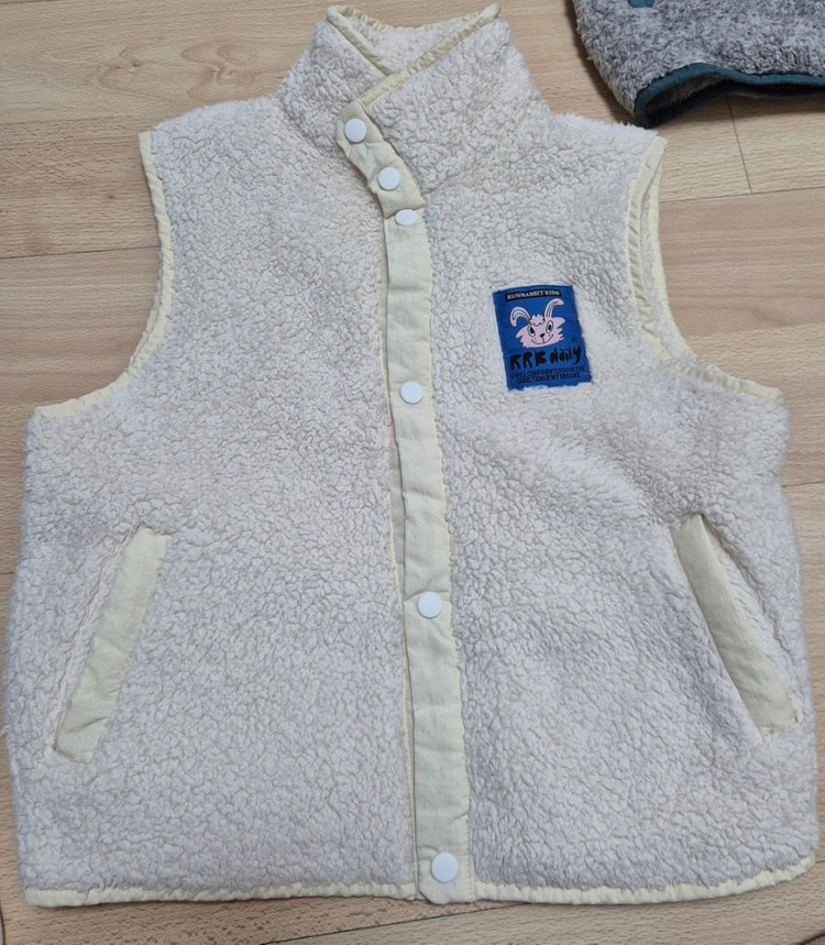 런레빗 후리스 베스트 120 일괄 이미지