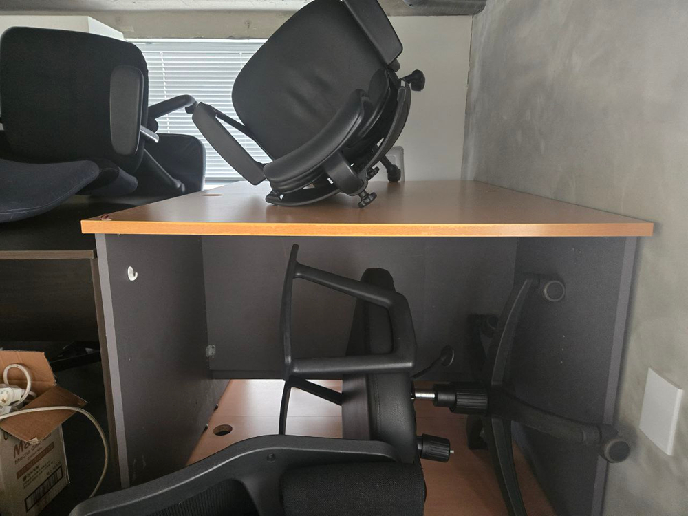 티엠 책상 사무용 책상 의자 일괄 판매--1