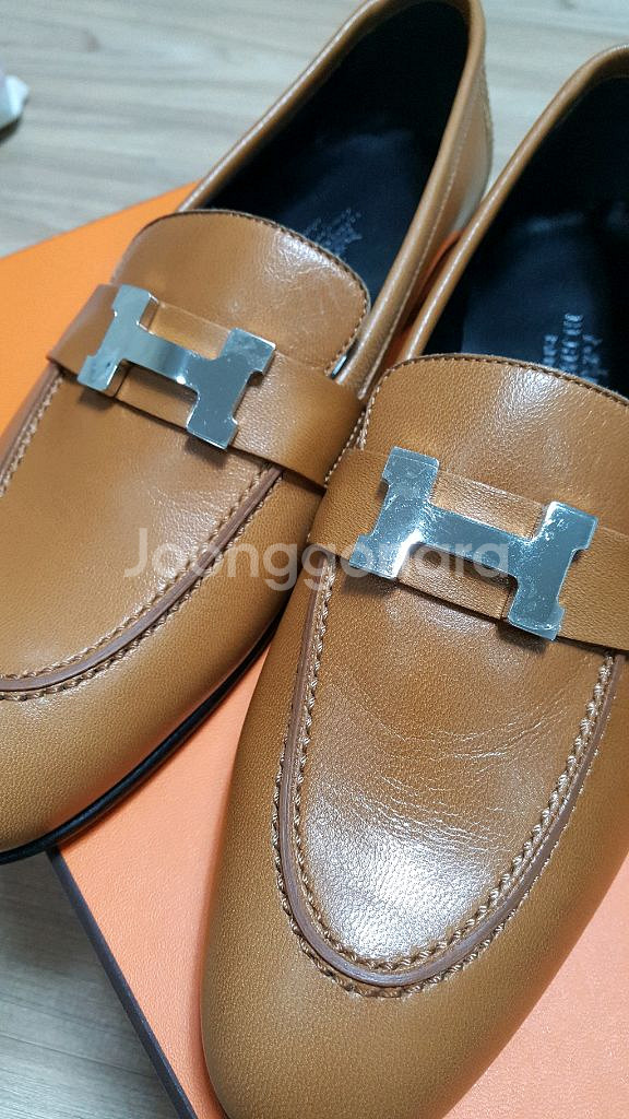 에르메스 파리로퍼(베이지도레)새상품 팝니다--2