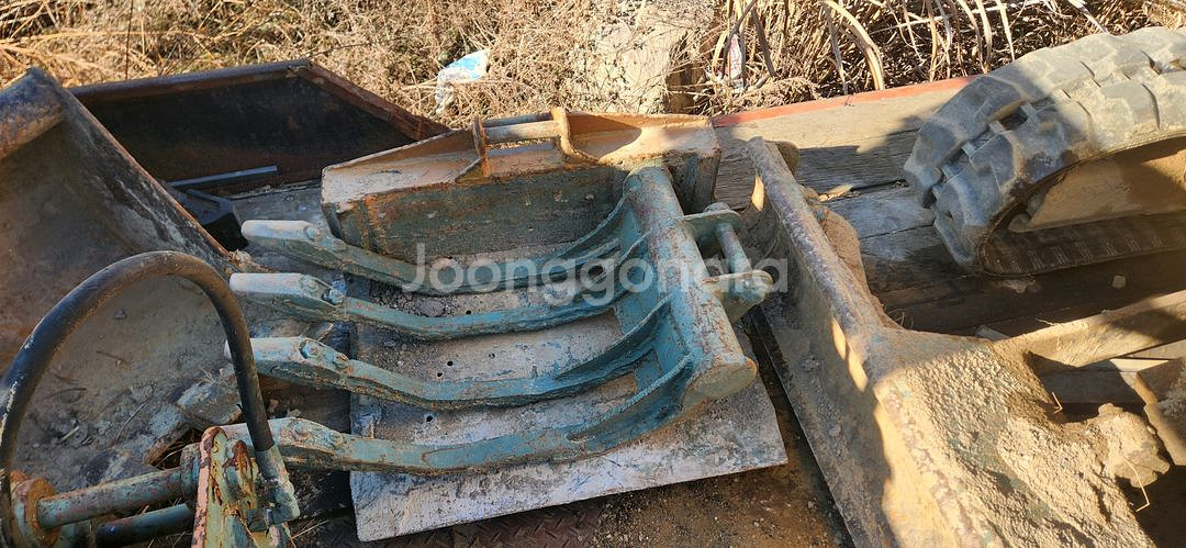 2004년식3900시간 이전해야 하는 코마츠 PC15 1.7톤 미니굴삭기 가변됨 본바가지 대바가지 쁘레카 집게 갈퀴--8