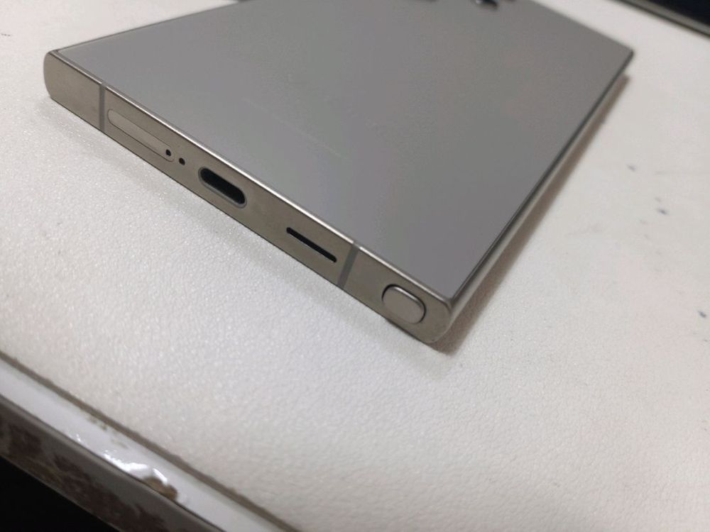 갤럭시S24울트라 512기가 sss급 공기계 이미지