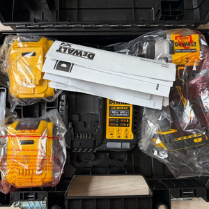 디월트 DCF922P2 임팩 렌치 새상품