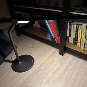 색온도 조절 가능한 독서등, 스챈드조명 팝니다