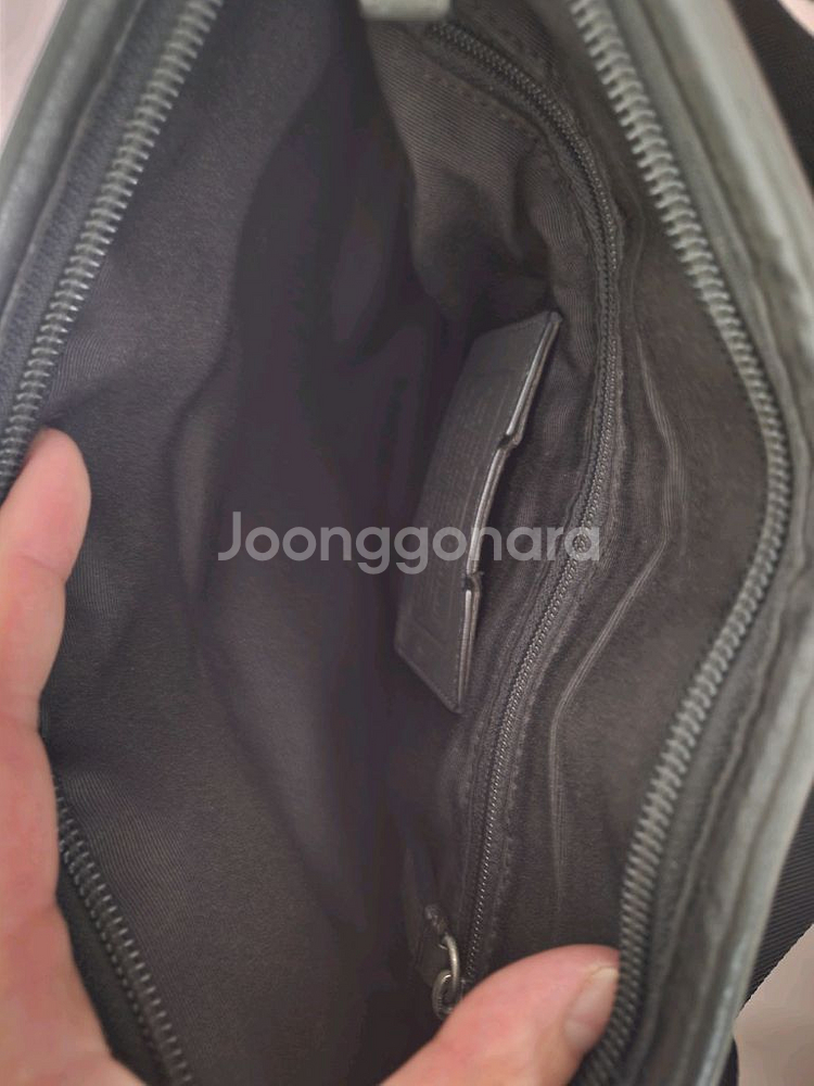 코치 시그니처 남성 크로스백--7