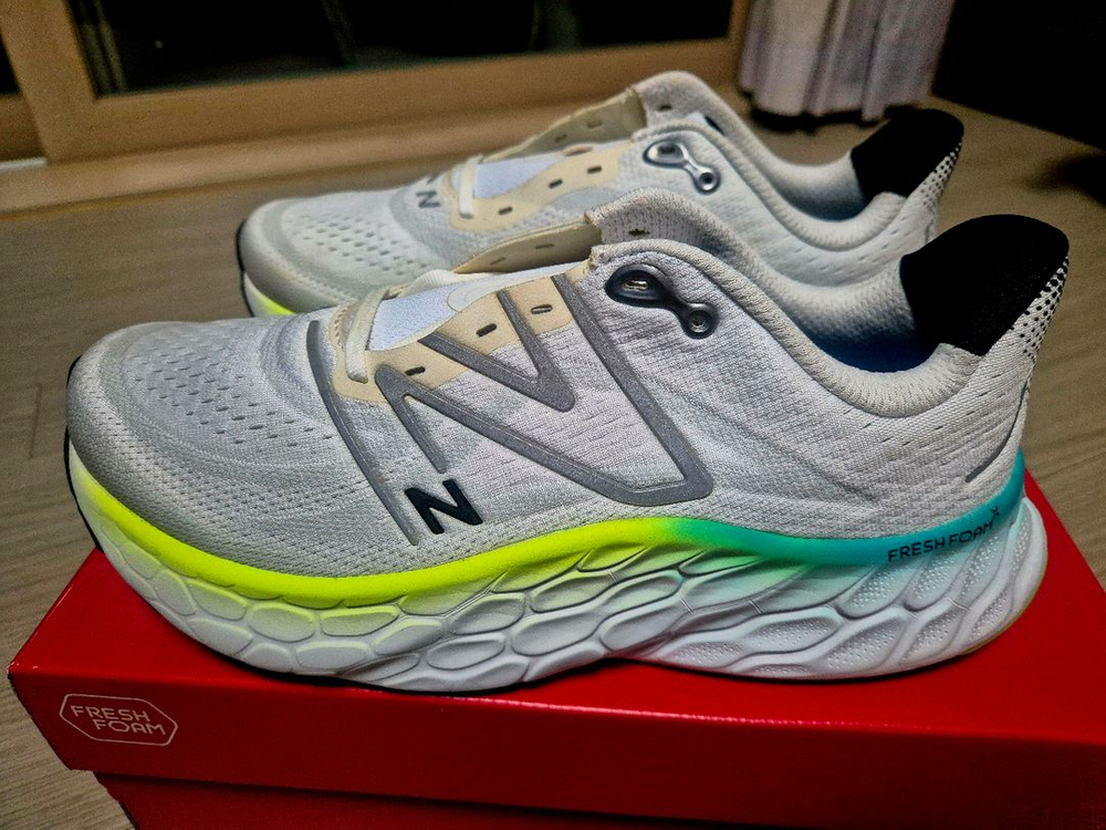 [275]뉴발란스 프레쉬폼 러닝화 이미지