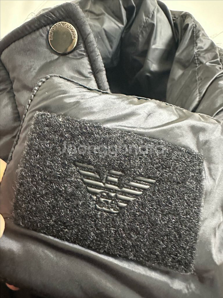 정품 아르마니 여성 패딩 40 사이즈--2