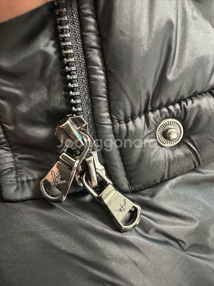 정품 아르마니 여성 패딩 40 사이즈--3