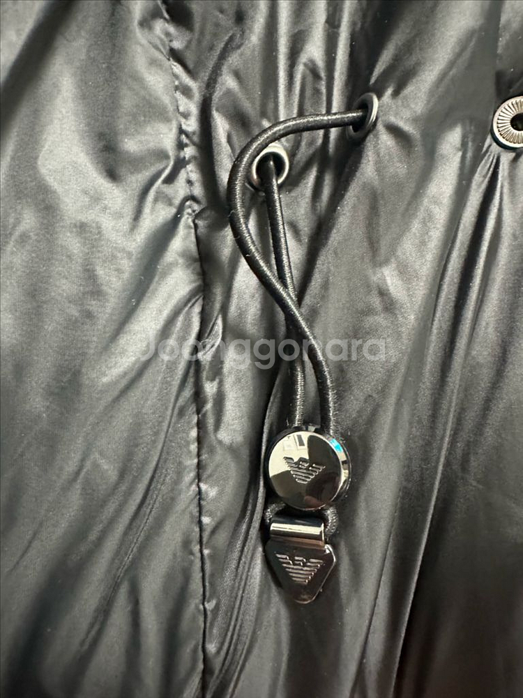 정품 아르마니 여성 패딩 40 사이즈--4