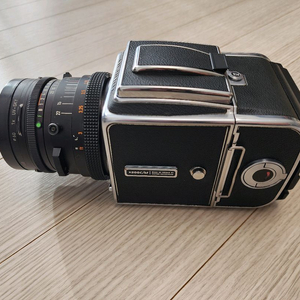 핫셀블라드 500C/M 500cm 플라나 planar 2.8 80mm 판매합니다.