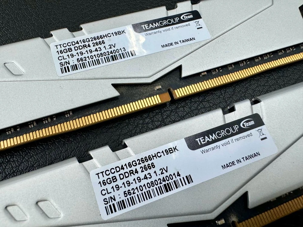 [판매] 팀그룹 DDR4 16GB(순정 방열판 적용모델) 메모리 2개 세트 판매 합니다. 이미지