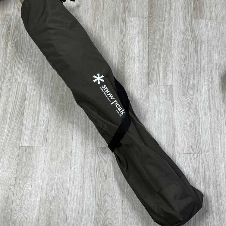 스노우피크 로우체어 30 카키 LV091KH 캠핑 체어 의자 2개 새상태 팝니다. 이미지