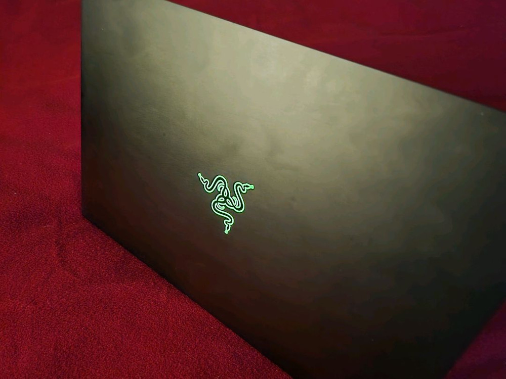 레이저 블레이드 게이밍 노트북--2