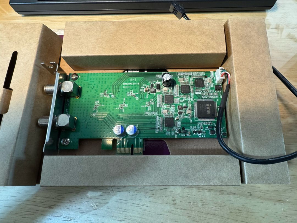 PX-MLT5PE일본 지상파, BS/CS 위성방송용 PC수신카드 팝니다.--1