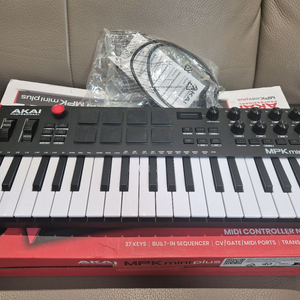 아카이 MPK mini Plus 키보드 컨트롤러