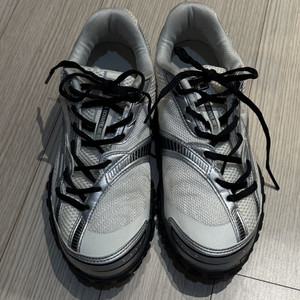 휠라 FILA 에샤페 v2 화이트 실버 운동화 스니커즈 240_실내1회착용 새것 컨디션 이미지