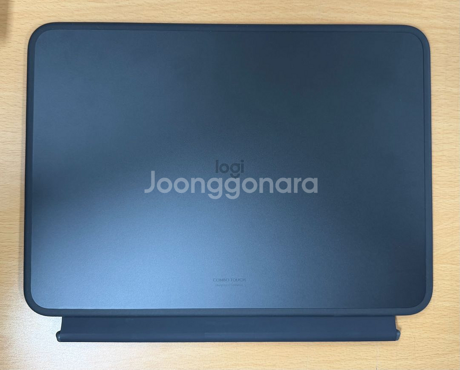 로지텍 콤보터치 11인치 M4--1