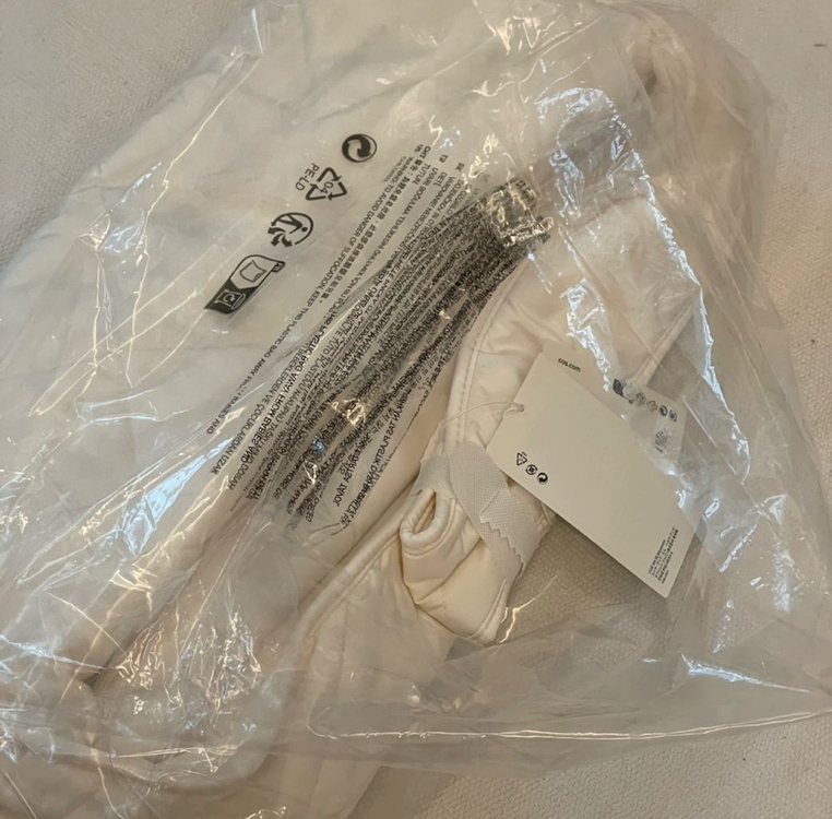 코스 다이아몬드 퀼티드 오버사이즈 식빵백 크림색 새상품--1