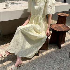 바이씨니 벚꽃펀칭원피스 노랑