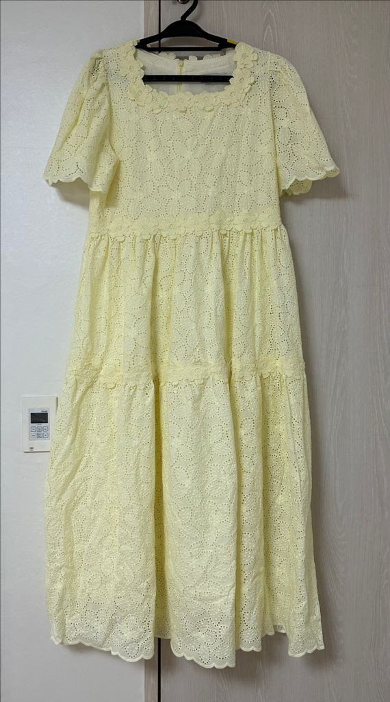 바이씨니 벚꽃펀칭원피스 노랑--1