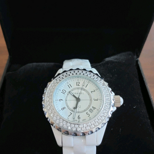 샤넬 J12 화이트 세라믹 시계