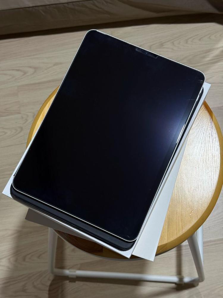 아이패드 프로 m2 11인치 128기가 + 폴리오 키보드 케이스--2