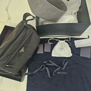 [매장판] 프라다 리나일론 바이커백 라지 2VH991