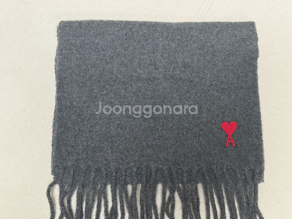 (새상품급)아미 스몰 하트 로고 머플러 다크 그레이--4