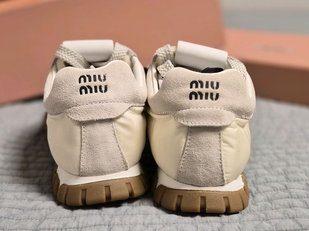 미우미우 스니커즈 41사이즈 ㅍㅍ--3