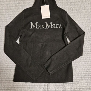 크리스탈 로고 니트