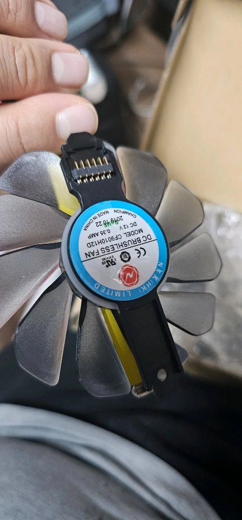 RX5700 Xt 그래픽카드 쿨러 2개 팝니다 이미지