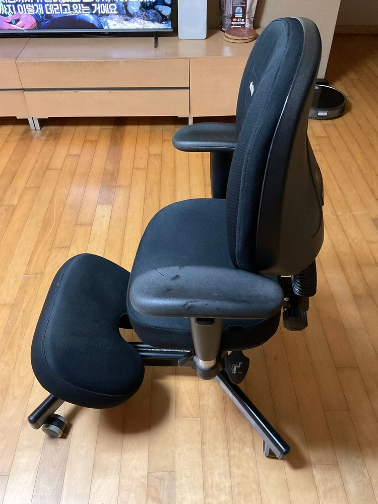 NS750AR 니스툴체어 이미지