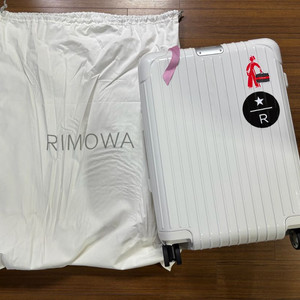 리모와 정품 화이트 캐빈 기내옹 1번 사용 보관중