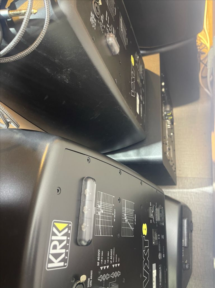 5.1채널 KRK VXT8 모니터 스피커 우퍼 10S 판매교환 이미지