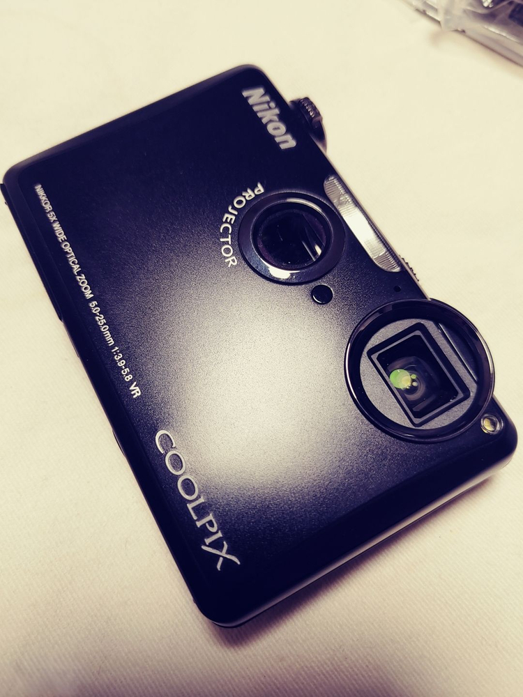 니콘 쿨픽스 S1100pj 빔프로젝터 디지털카메라--1